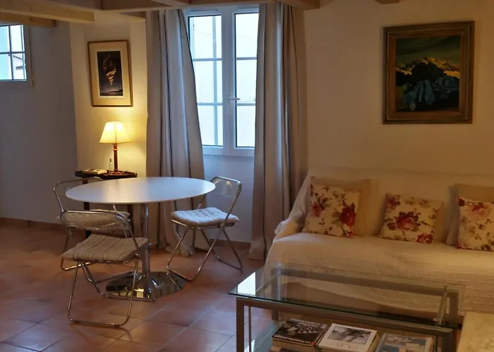 Au Coeur Du Village Duplex De Charme Apartamento